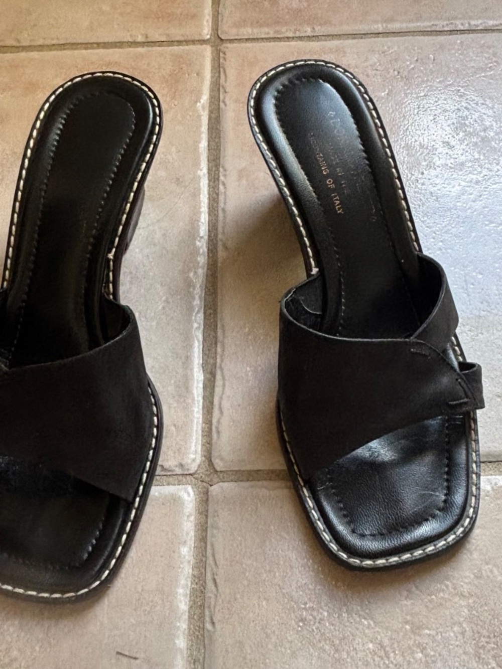 Donald Pliner sandals - Picture 2 of 5